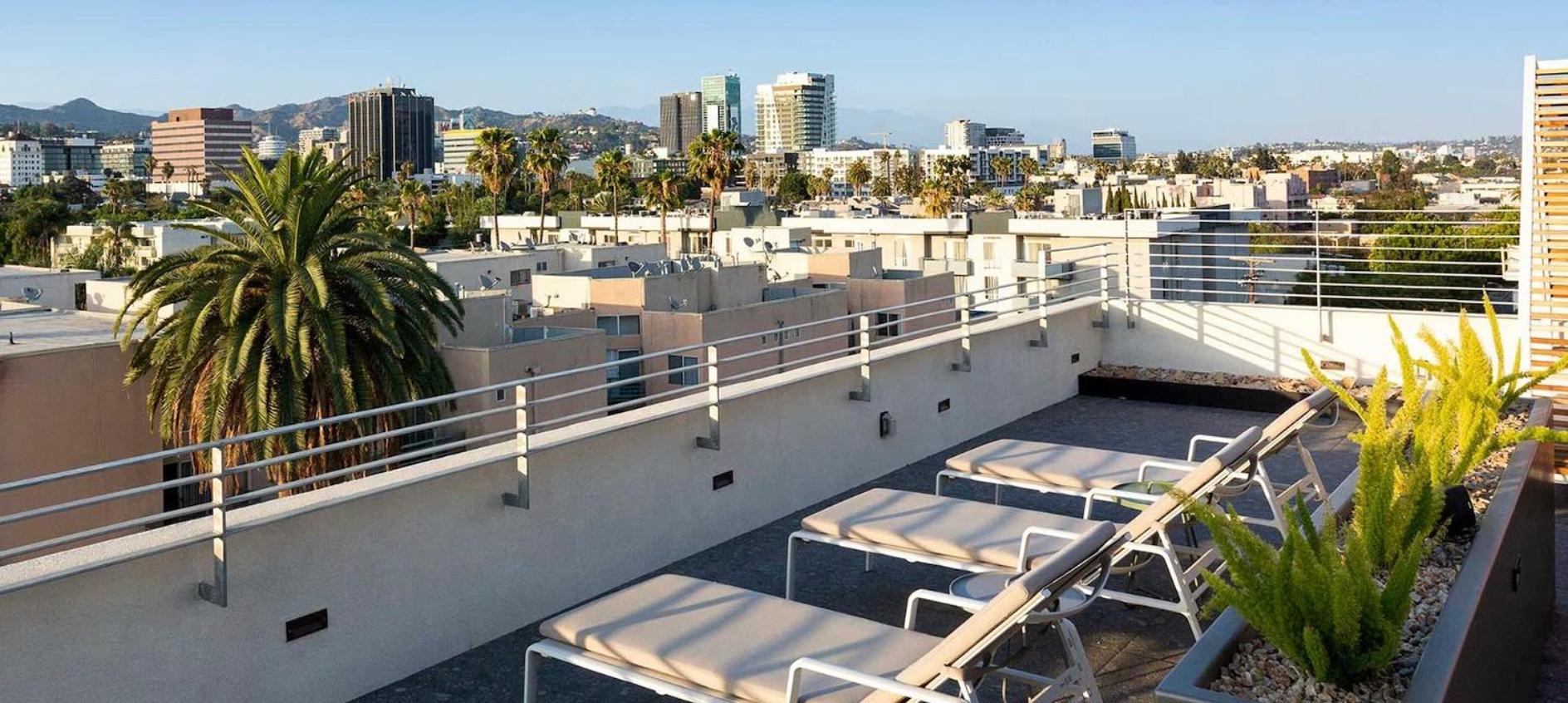 Dreamy 2br With Balcony & Hollywood Sign Views! *